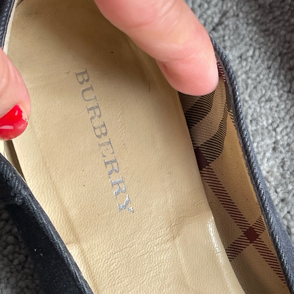 Authentic vintage Burberry women kitten heels - Picture 3 of 9